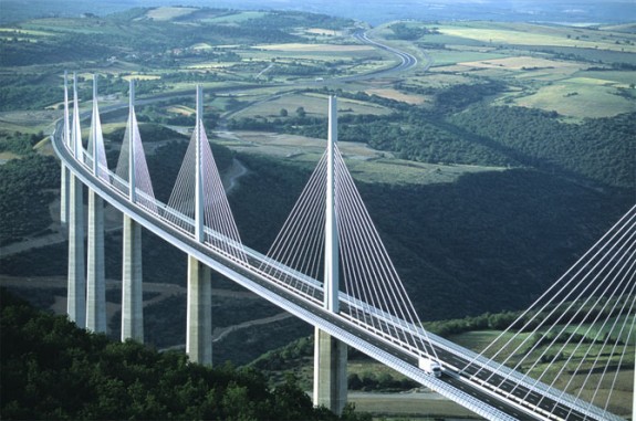 Arhitektura koja spaja ljude - Mostovi Millau-575x381