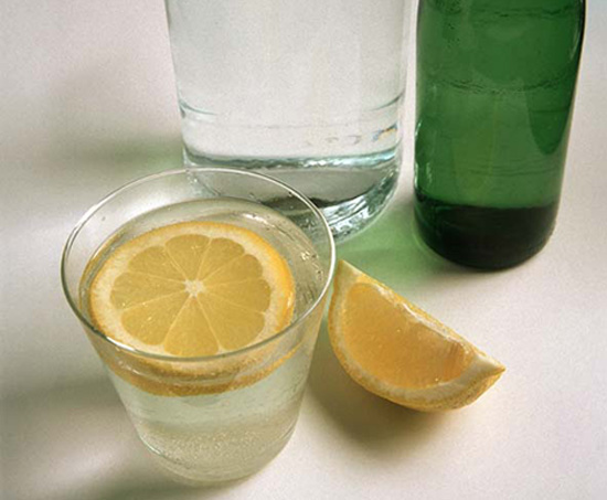 Slikovni rezultat za šećer voda i limun u čaši