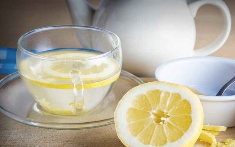 Вода с лимоном и солью. Кисе с водой и лимоном. Пектин и лимон. Целый лимон в воде.