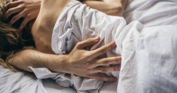 Jednom, dvaput sedmično ili više? Koliko se seksaju ljudi u dvadesetim, a koliko u tridesetim, četrdesetim…?