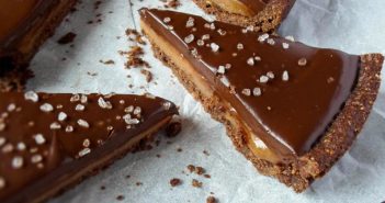 Raj za nepce: Čokoladni tart sa slanom karamelom