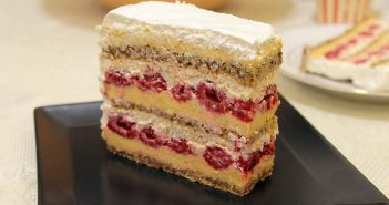 Tražićete komad više: Plazma torta s malinama