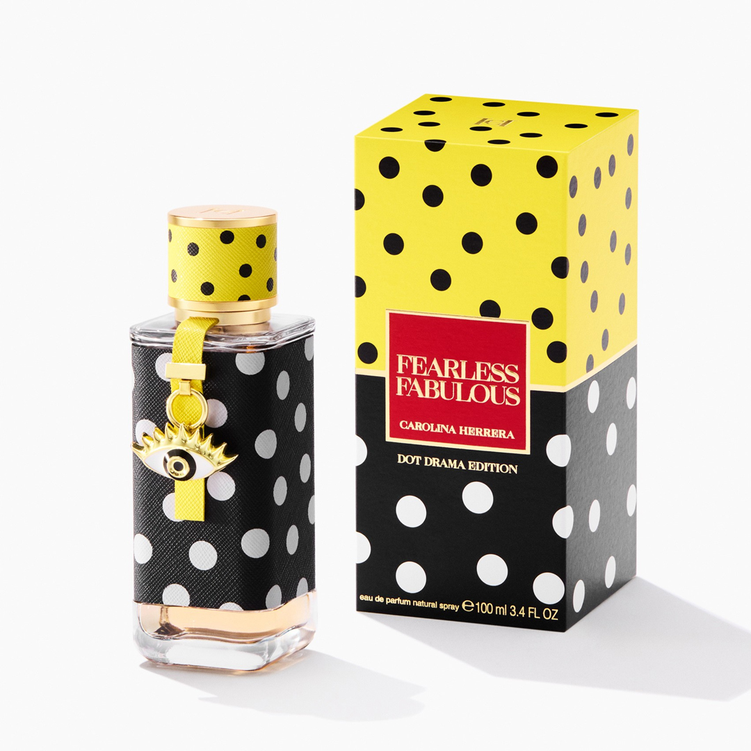 Carolina Herrera Fearless & Fabulous Dot Drama limitirano izdanje parfema u crno-bijeloj bočici sa tufnama i zlatnim detaljima.