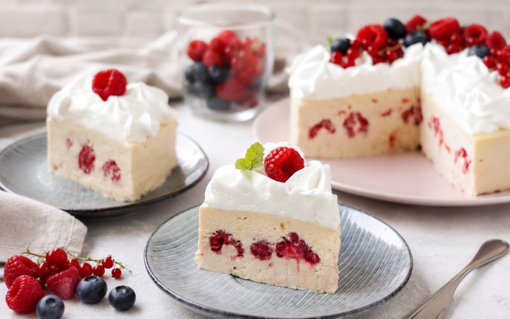Brzo i bez pečenja: Torta s malinama gotova za 15 minuta